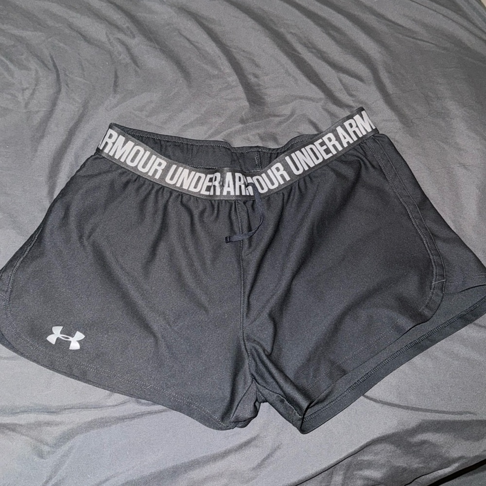Medium under armor shorts